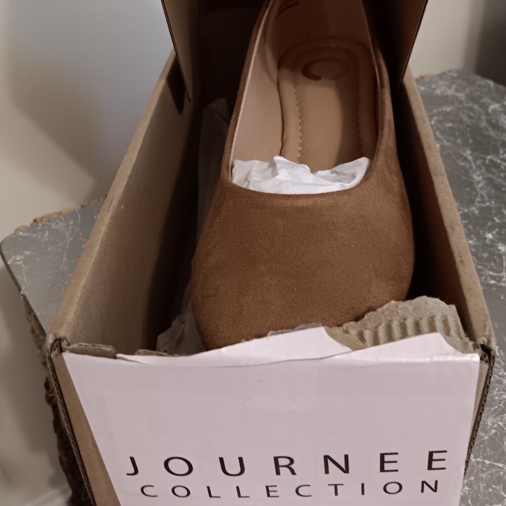 JOURNEE Suede Camel Flats, Size 8, Slip-on, Round Toe, Brand New
